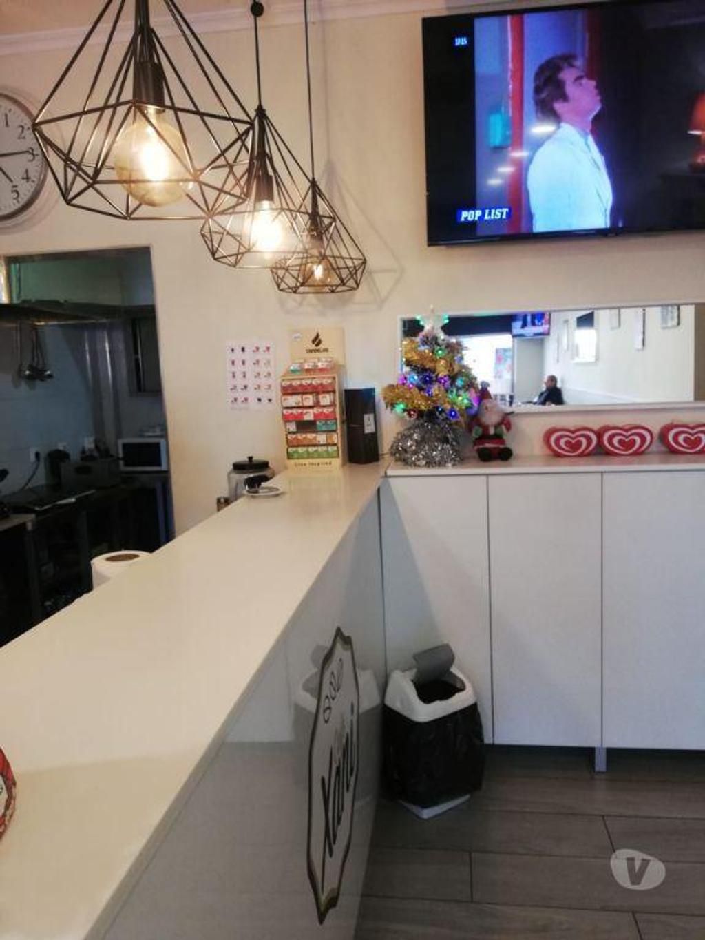 Comprar Loja Matosinhos - Fotos para Excelente confeitaria em Custóias a trabalhar