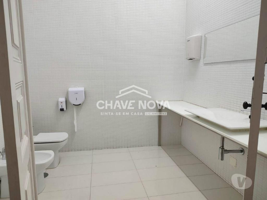 Comprar Loja Porto - Fotos para Moradia para Serviços - Av. da Boavista, Bessa