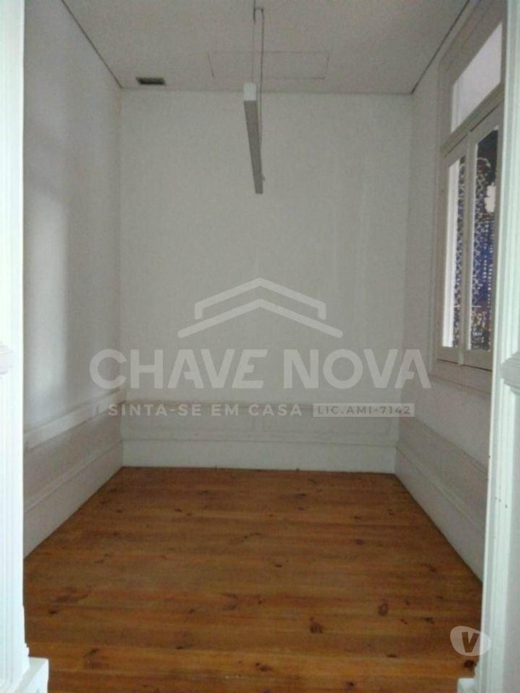 Comprar Loja Porto - Fotos para Moradia para Serviços - Av. da Boavista, Bessa