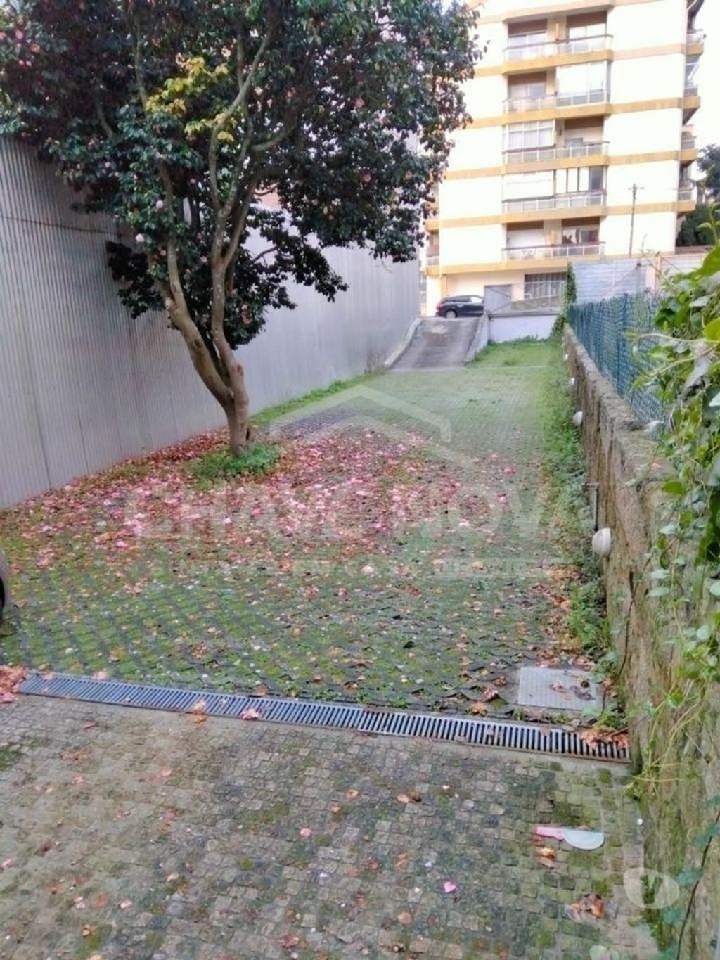 Comprar Loja Porto - Fotos para Moradia para Serviços - Av. da Boavista, Bessa