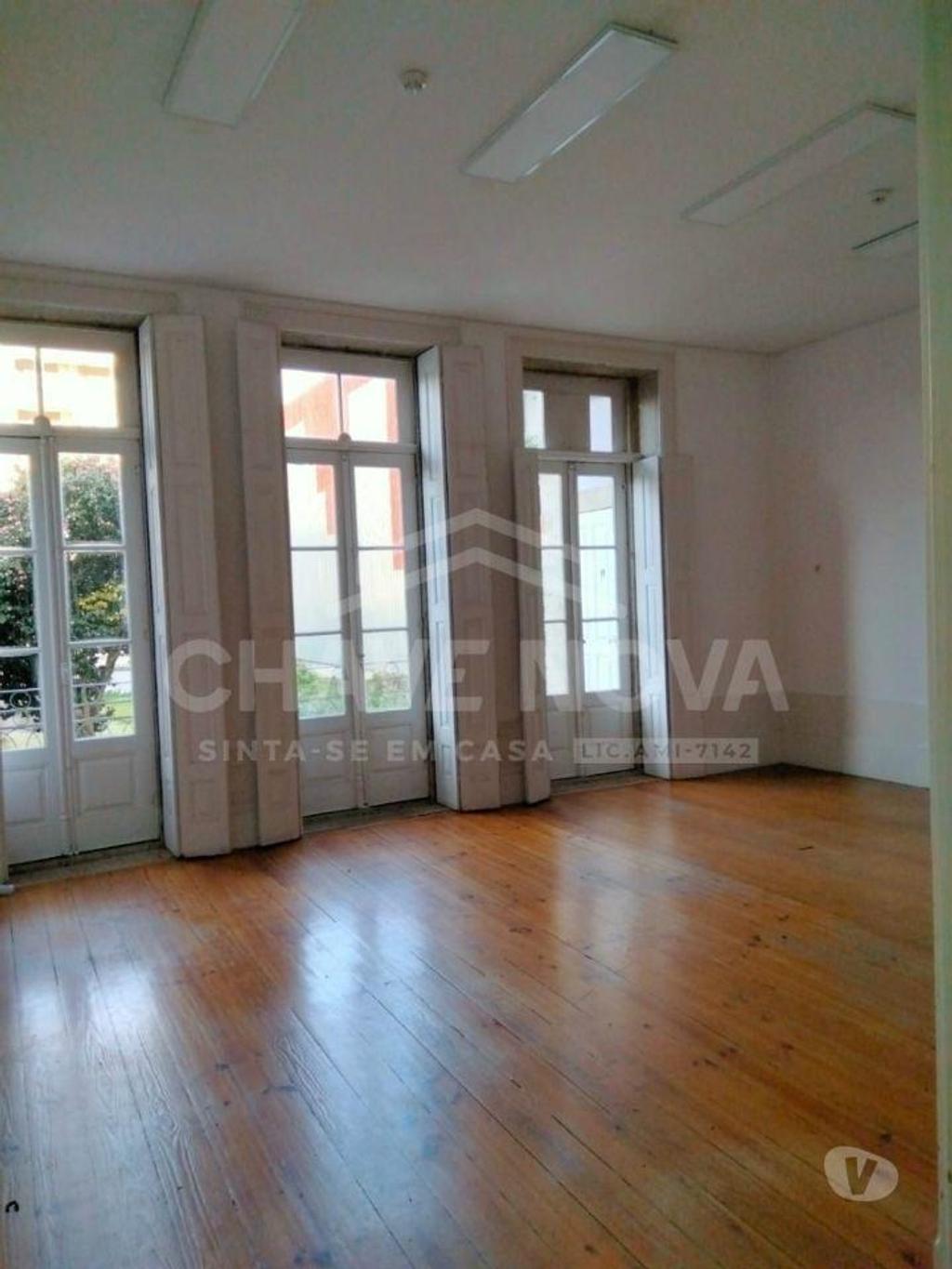 Comprar Loja Porto - Fotos para Moradia para Serviços - Av. da Boavista, Bessa