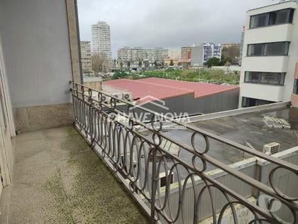 Comprar Loja - Fotos para Moradia para Serviços - Av. da Boavista, Bessa