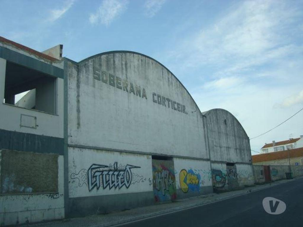 Terrenos Montijo - Fotos para Montijo, terreno com armazéns em ruínas para venda (JPCX-2002782)