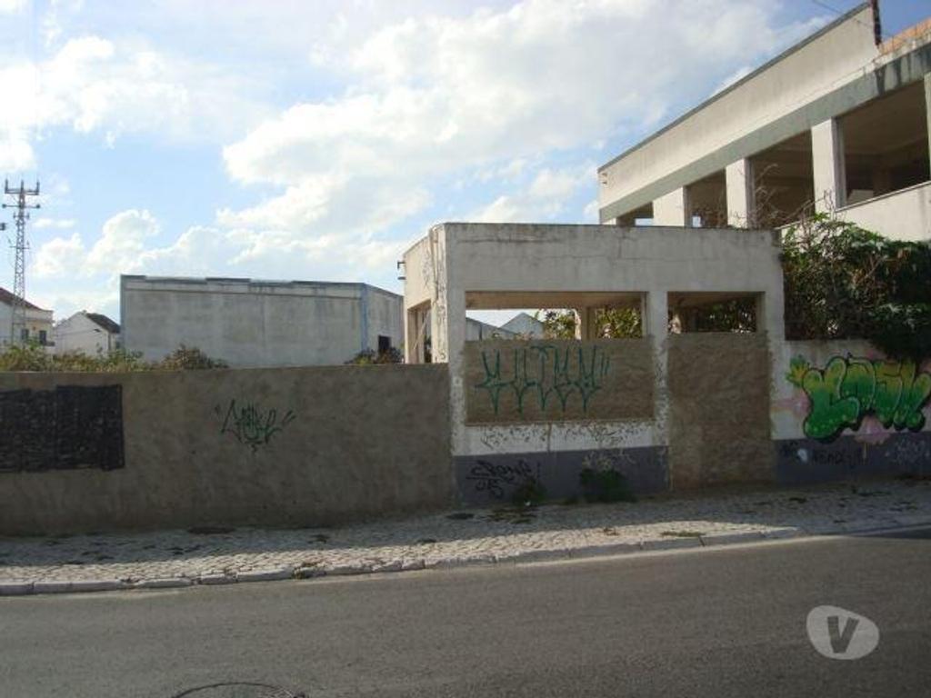 Terrenos Montijo - Fotos para Montijo, terreno com armazéns em ruínas para venda (JPCX-2002782)