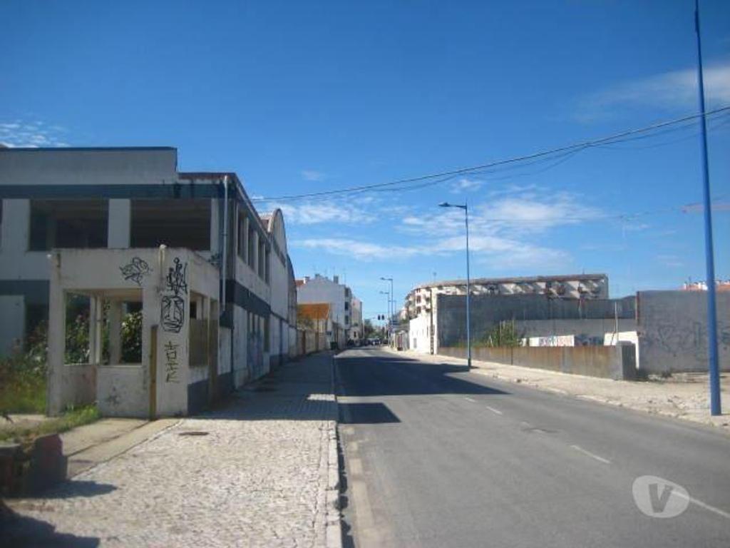 Terrenos Montijo - Fotos para Montijo, terreno com armazéns em ruínas para venda (JPCX-2002782)