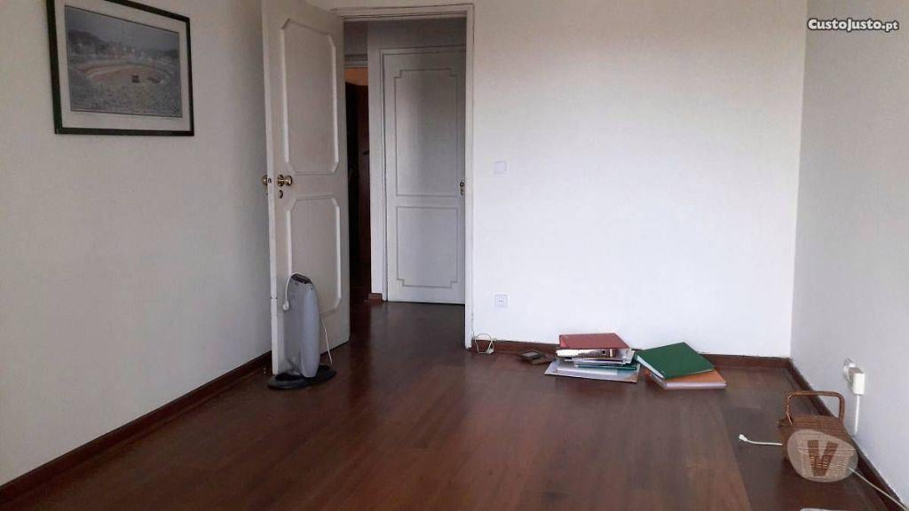 Apartamentos a venda Porto - Fotos para Porto-Excelente T3+1 Lug.garg.ao Campo Alegre (03939)