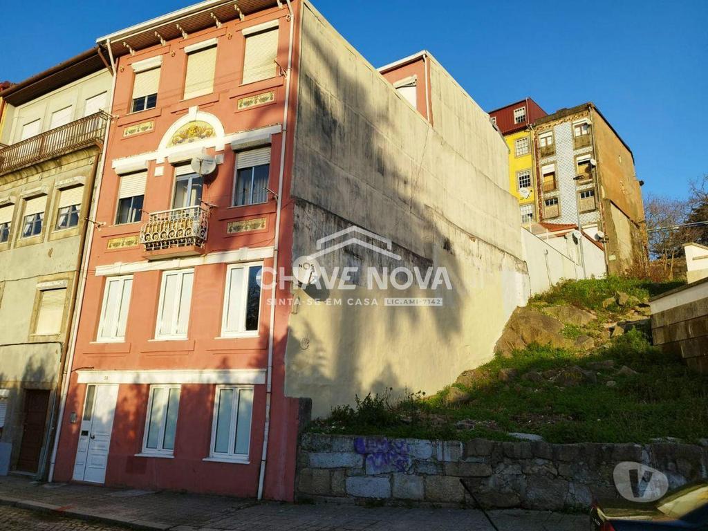 Comprar Loja Porto - Fotos para Prédio Habitacional em Zona Histórica do Porto (Virtudes)