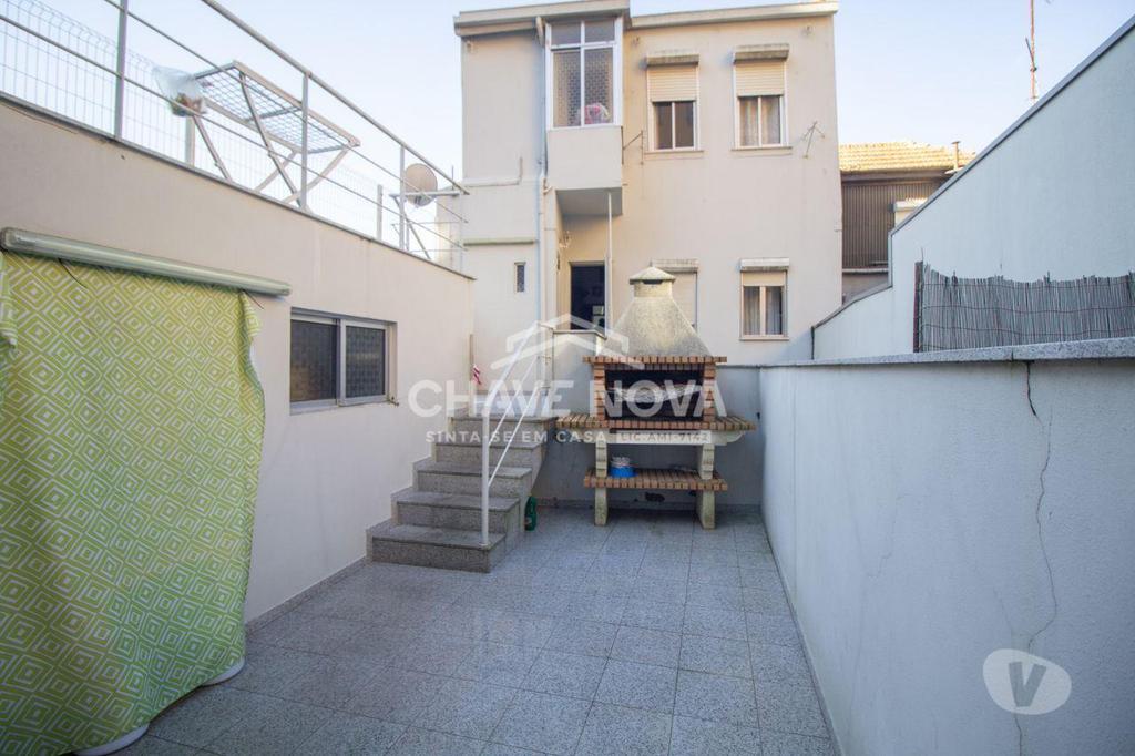 Comprar Loja Porto - Fotos para Prédio Habitacional em Zona Histórica do Porto (Virtudes)