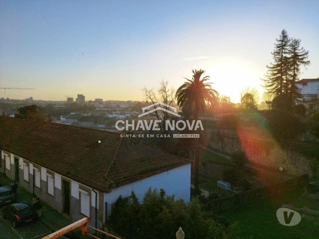 Comprar Loja Porto - Fotos para Prédio Habitacional em Zona Histórica do Porto (Virtudes)
