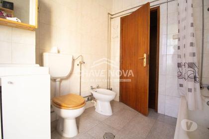 Venda Loja - Fotos para Prédio Habitacional em Zona Histórica do Porto (Virtudes)