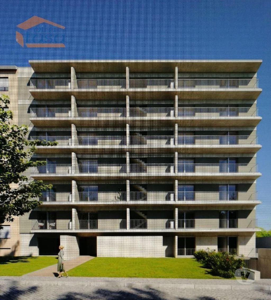 Apartamentos a venda Porto - Fotos para T2 com varanda (a 100 metros da estação de metro de Salgueiros),