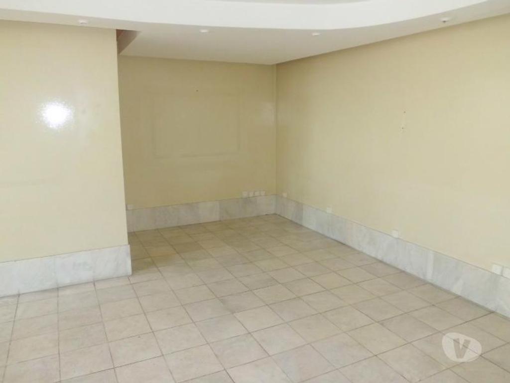 Aluguer Loja Porto - Fotos para Sala com WC e Cozinha equipada, junto Av. Boavista, estádio...