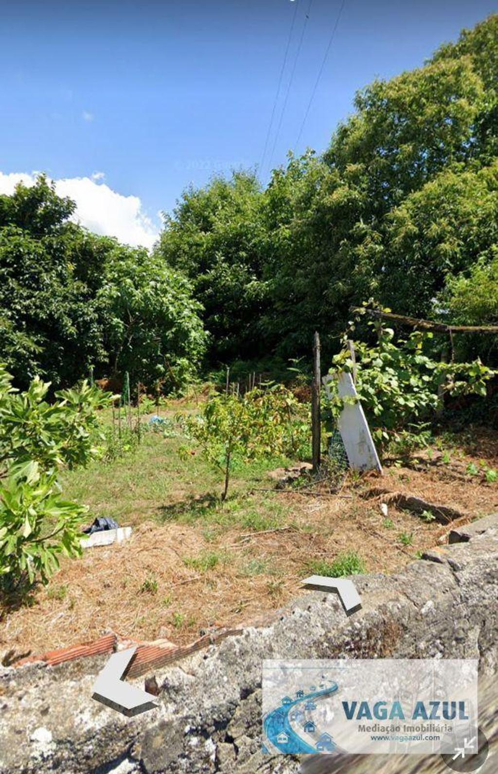 Apartamentos a venda Gondomar - Fotos para Casa de Gaveto para recuperar com Anexos e Quintal em S. Cosme -