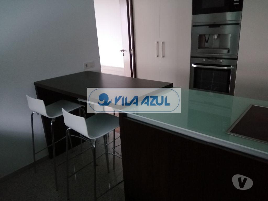 Apartamentos a venda Guimarães - Fotos para T4 em excelente condomínio fechado - box para 3 carros -