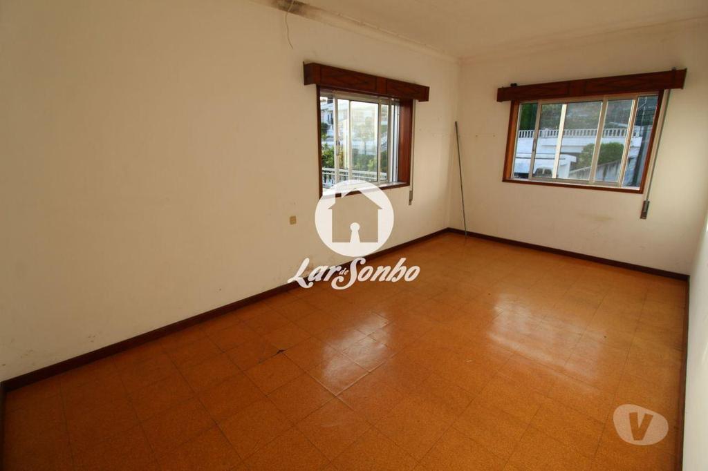 Apartamentos a venda Barcelos - Fotos para Moradia com 3700m2 de terreno para construção (265-M-01128)