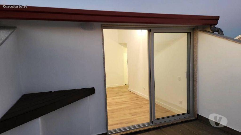 Apartamentos a venda Vila Nova de Gaia - Fotos para Andar moradia T3 remodelado 500m estação comboio Aguda, praia