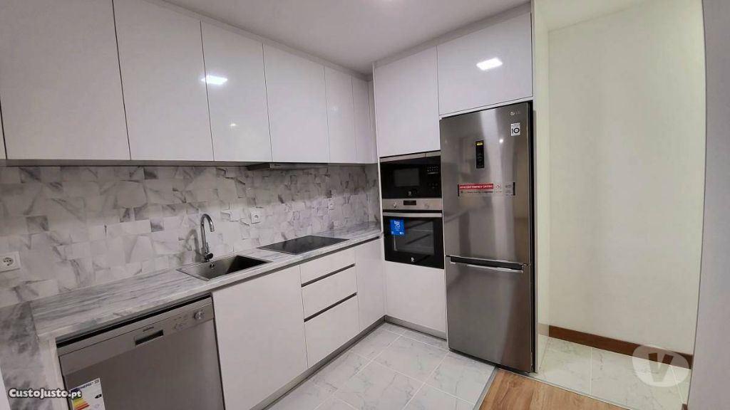 Apartamentos a venda Vila Nova de Gaia - Fotos para Andar moradia T3 remodelado 500m estação comboio Aguda, praia