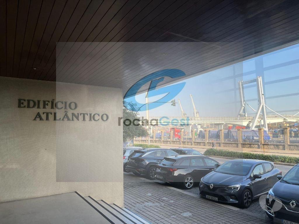 Aluguer Loja Matosinhos - Fotos para EDIFICIO ATLANTICO - SERVIÇOS