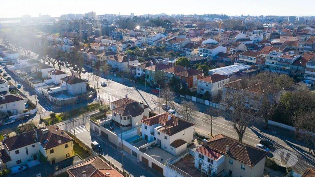 Comprar Loja Porto - Fotos para Edifício para Arrendamento Porto p lar ou serviços