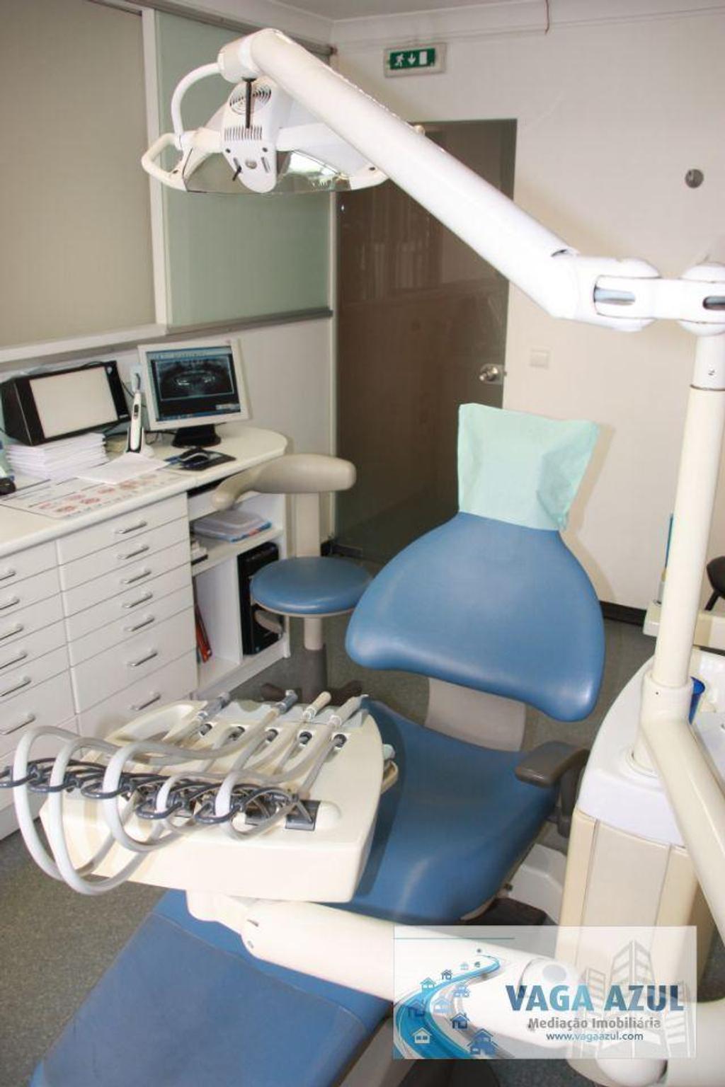 Comprar Loja Aveiro - Fotos para Negócio Consultório Dentário Av. Dr. Lourenço Peixinho