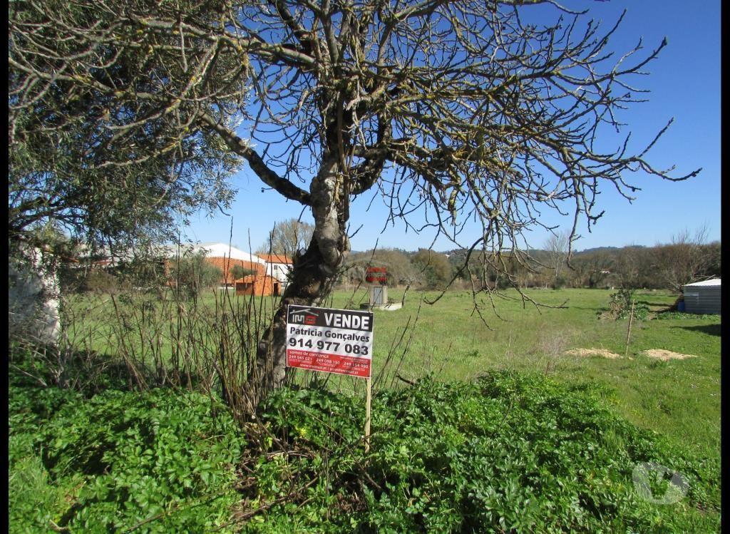 Terrenos Ourém - Fotos para Ourem-Terreno Rústico C poço (1-T-000546)