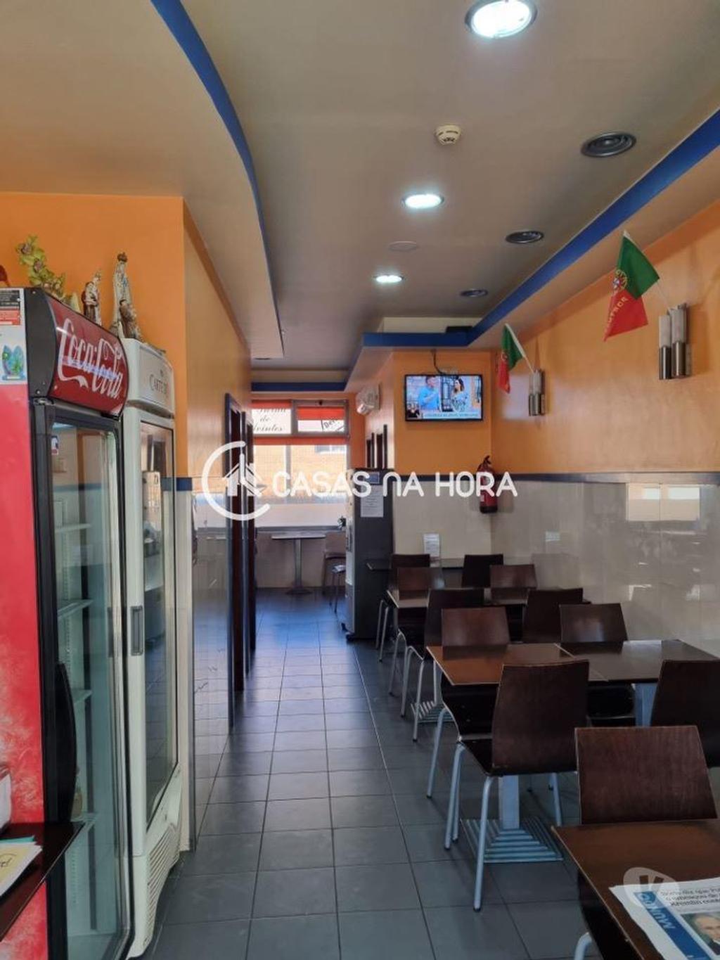 Comprar Loja Vila Nova de Gaia - Fotos para Trespasse de Café Restaurante situado em Avintes, Vila Nova...