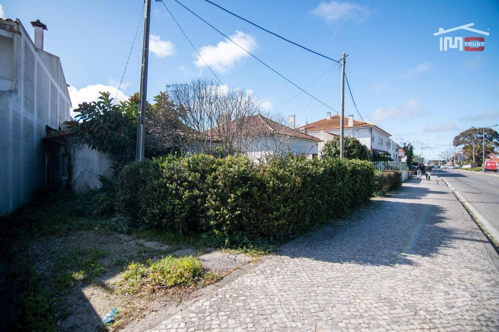 Apartamentos a venda Marinha Grande - Fotos para Marinha-grande-Moradia T2 com projeto aprovado (1-M-000547)