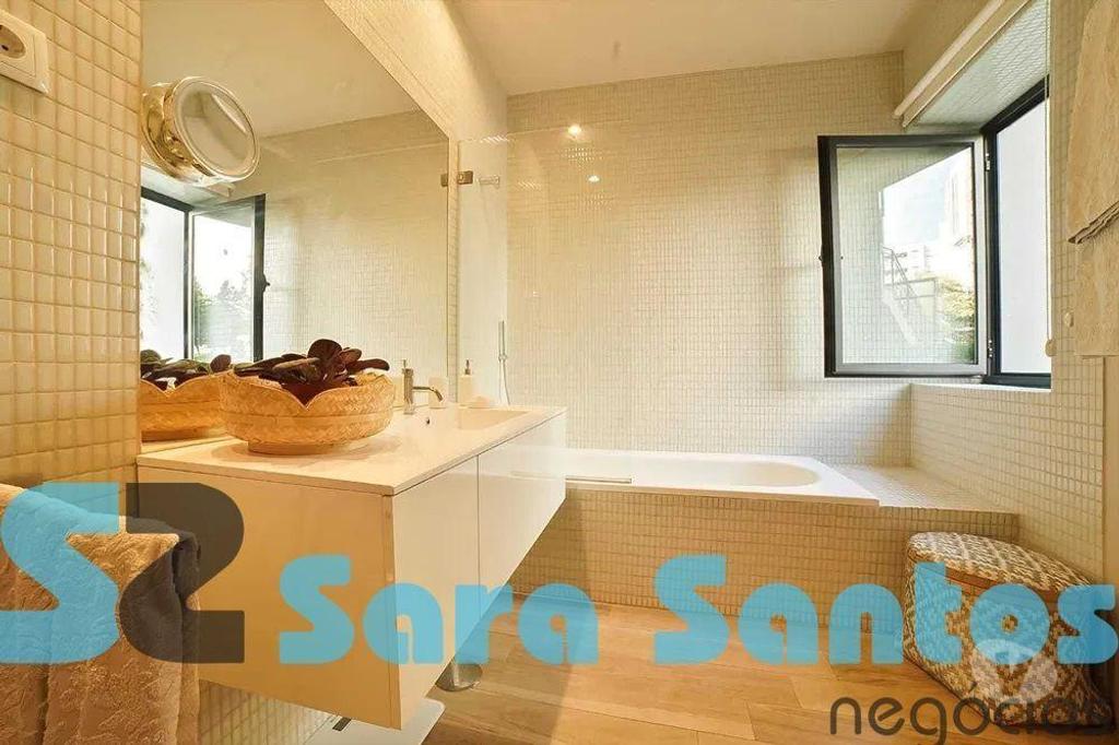 Apartamentos a venda Porto - Fotos para Andar-Moradia T2 DUPLEX COM 2 PÁTIOS, Mobilado-Porto (SS0228)