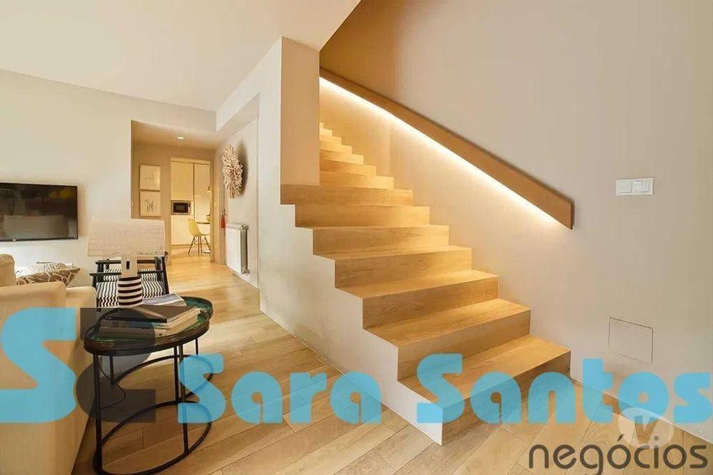 Apartamentos a venda Porto - Fotos para Andar-Moradia T2 DUPLEX COM 2 PÁTIOS, Mobilado-Porto (SS0228)