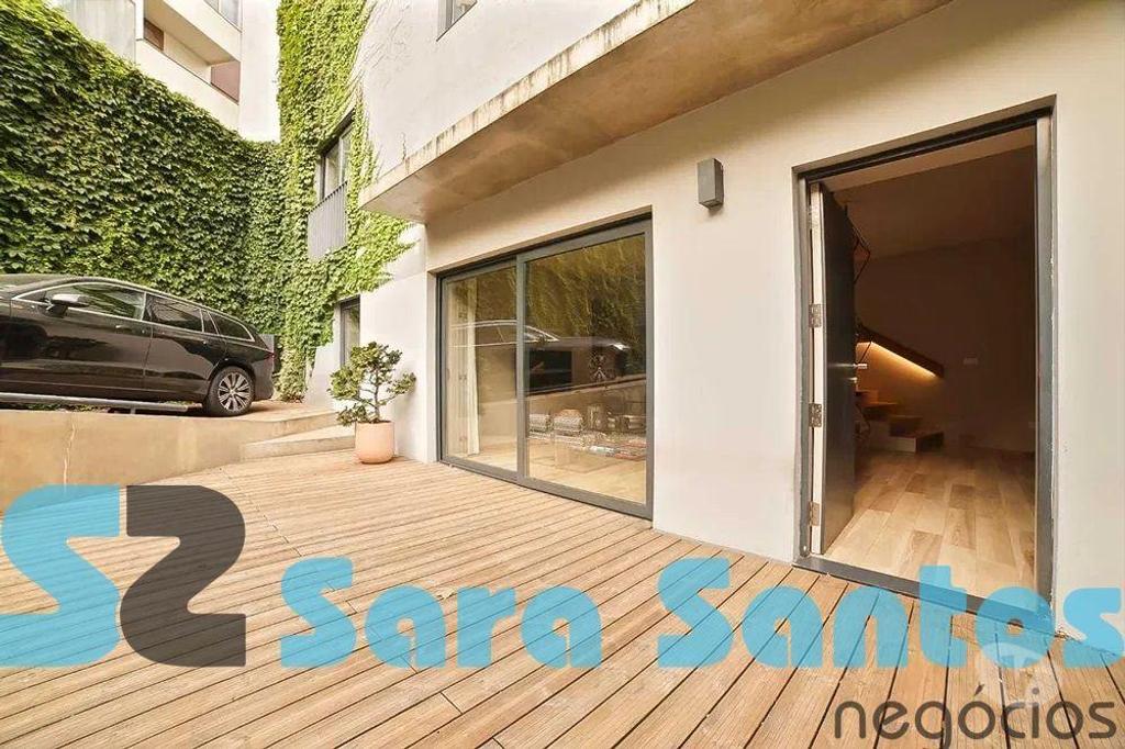Apartamentos a venda Porto - Fotos para Andar-Moradia T2 DUPLEX COM 2 PÁTIOS, Mobilado-Porto (SS0227)
