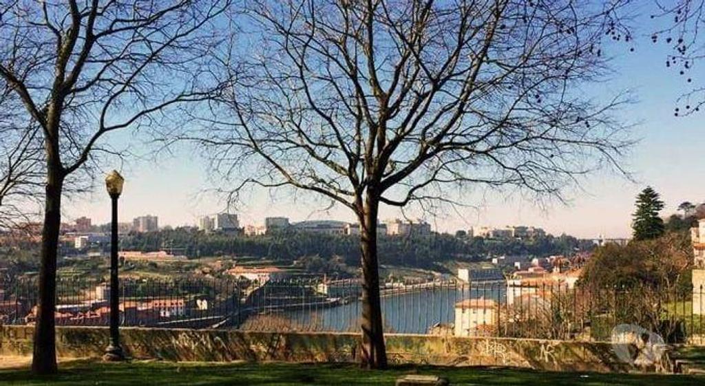 Comprar Loja Porto - Fotos para Prédio na zona Histórica do Porto