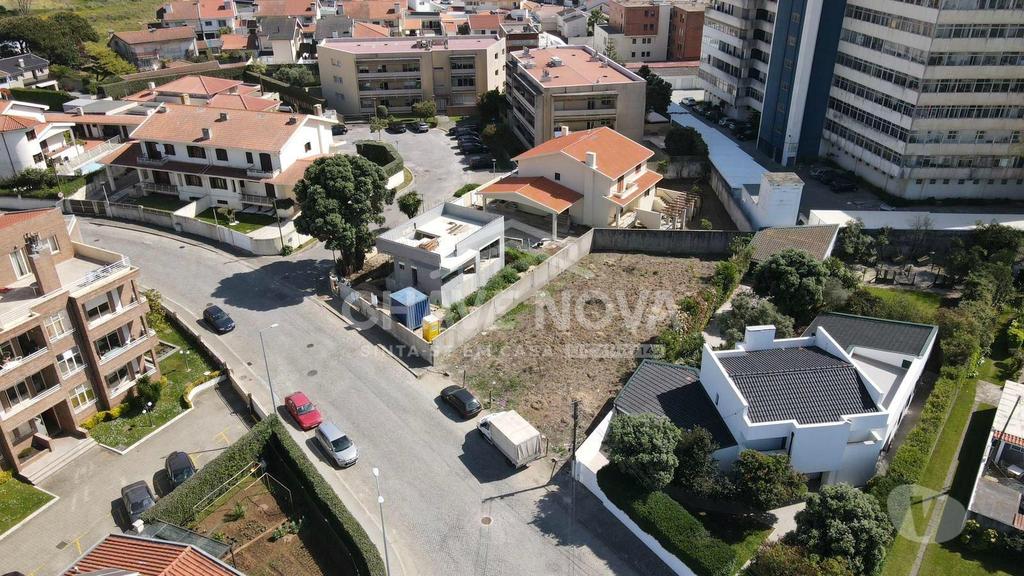 Terrenos Vila Nova de Gaia - Fotos para Terreno com 600m² para Construir a sua Moradia de Sonho a 4
