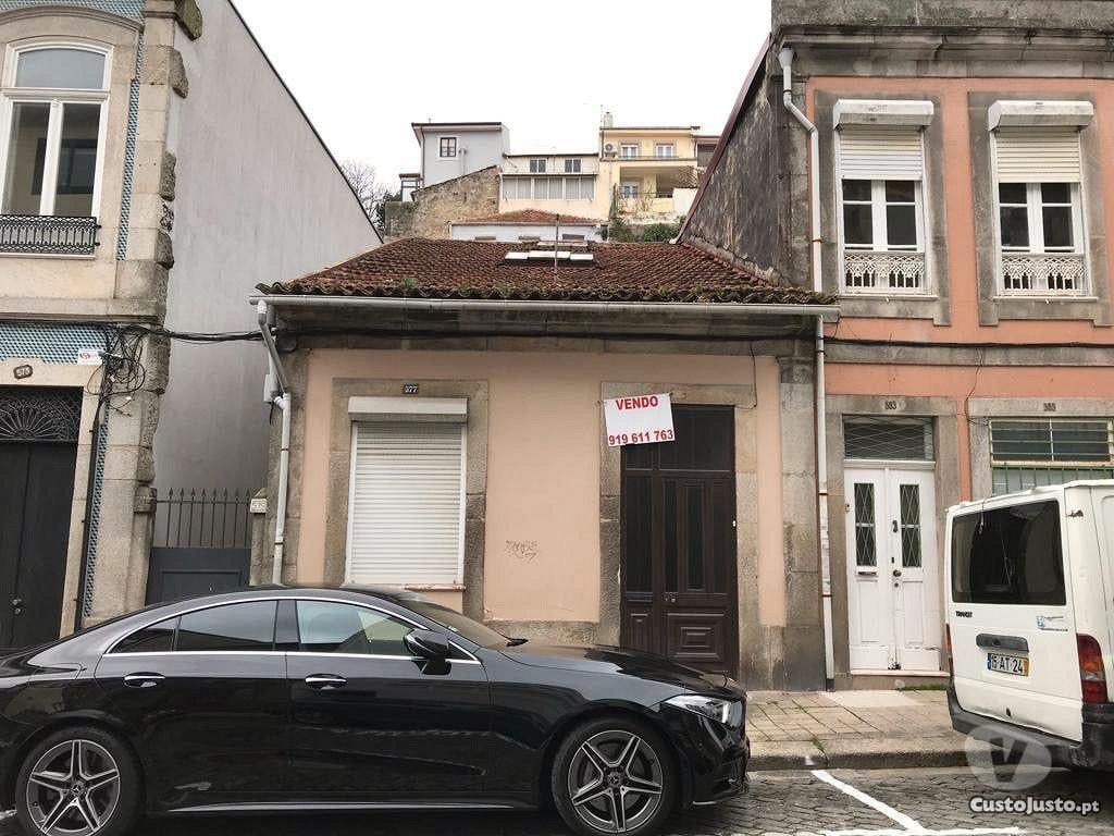 Apartamentos a venda Porto - Fotos para Casa geminada centro Porto para recuperação ou coonstrução