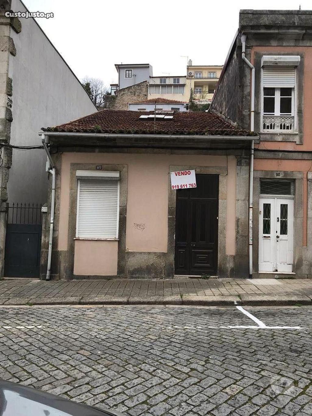Apartamentos a venda Porto - Fotos para Casa geminada centro Porto para recuperação ou coonstrução