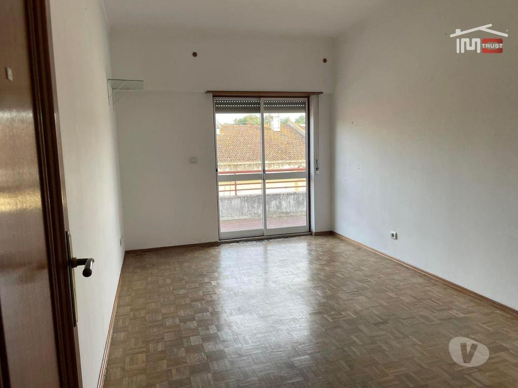 Apartamentos a venda Tomar - Fotos para Apartamento T3 Em Tomar Perto da Estação de Comboios (3-A-000094)