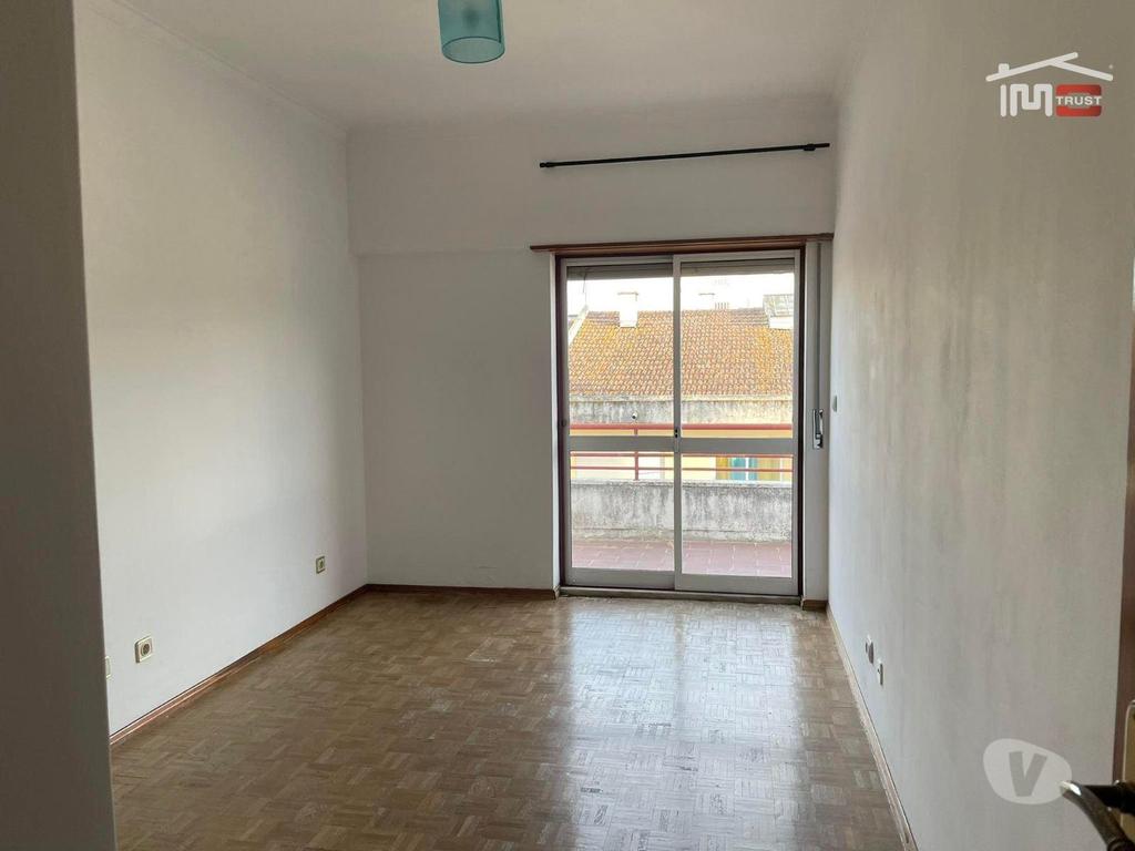 Apartamentos a venda Tomar - Fotos para Apartamento T3 Em Tomar Perto da Estação de Comboios (3-A-000094)