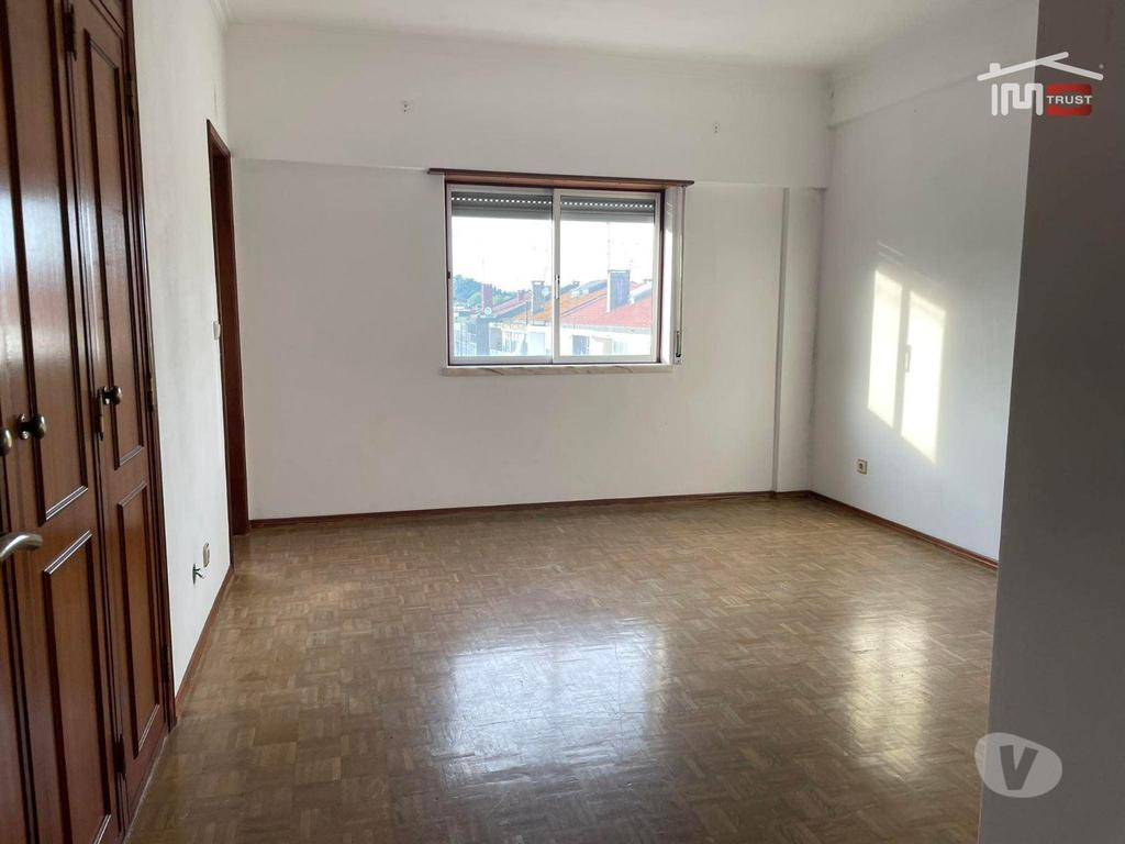 Apartamentos a venda Tomar - Fotos para Apartamento T3 Em Tomar Perto da Estação de Comboios (3-A-000094)