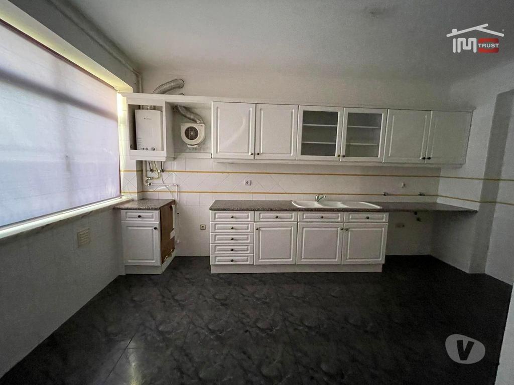 Apartamentos a venda Tomar - Fotos para Apartamento T3 Em Tomar Perto da Estação de Comboios (3-A-000094)