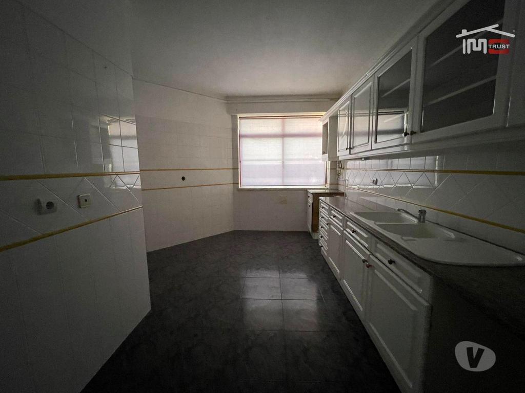 Apartamentos a venda Tomar - Fotos para Apartamento T3 Em Tomar Perto da Estação de Comboios (3-A-000094)