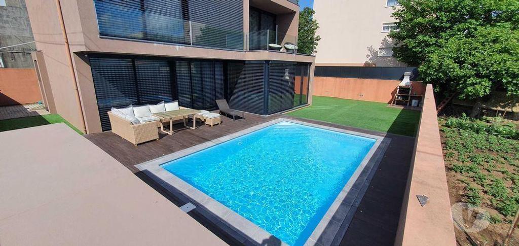 Apartamentos a venda Matosinhos - Fotos para Matosinhos-Moradia Isolada de Luxo C Piscina- Matosinhos (SS0399)