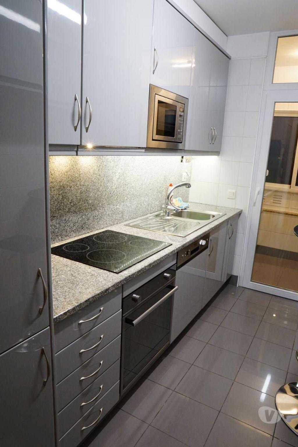 Apartamentos a venda Porto - Fotos para Excelente t1 R. V.Nemésio-gar-2001-coz,eq-metro casa