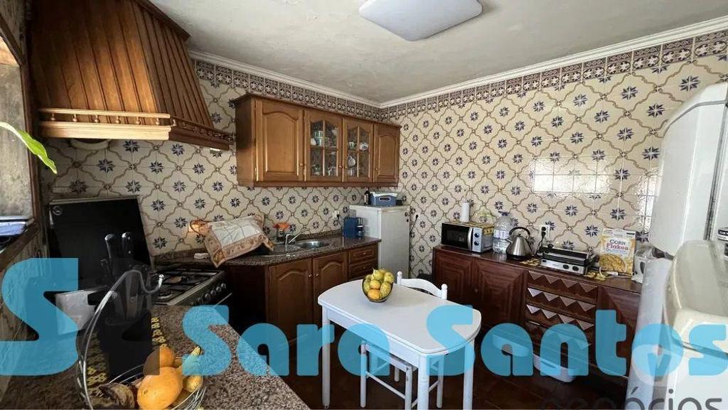 Apartamentos a venda Vila Nova de Gaia - Fotos para Moradia T4 C Logradouro e Comercio-Madalena (SS0427)