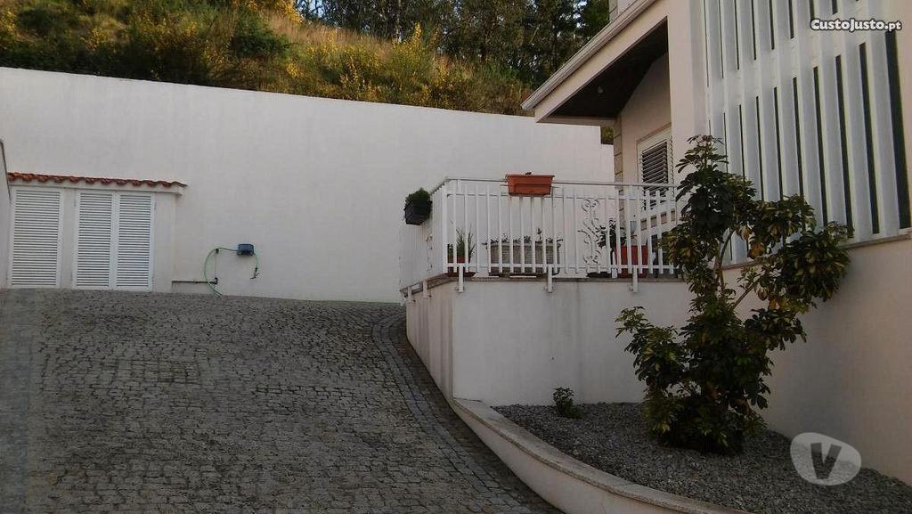 Apartamentos a venda Paredes - Fotos para Excelente moradia com garagem e jardim em Paredes- Rebordosa