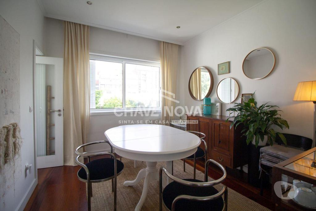 Apartamentos a venda Porto - Fotos para Moradia V3+2 em Cedofeita (400m da Estação de Metro "Casa da