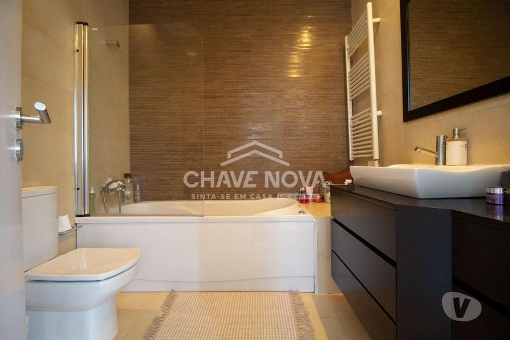 Apartamentos a venda Porto - Fotos para Moradia V3+2 em Cedofeita (400m da Estação de Metro "Casa da