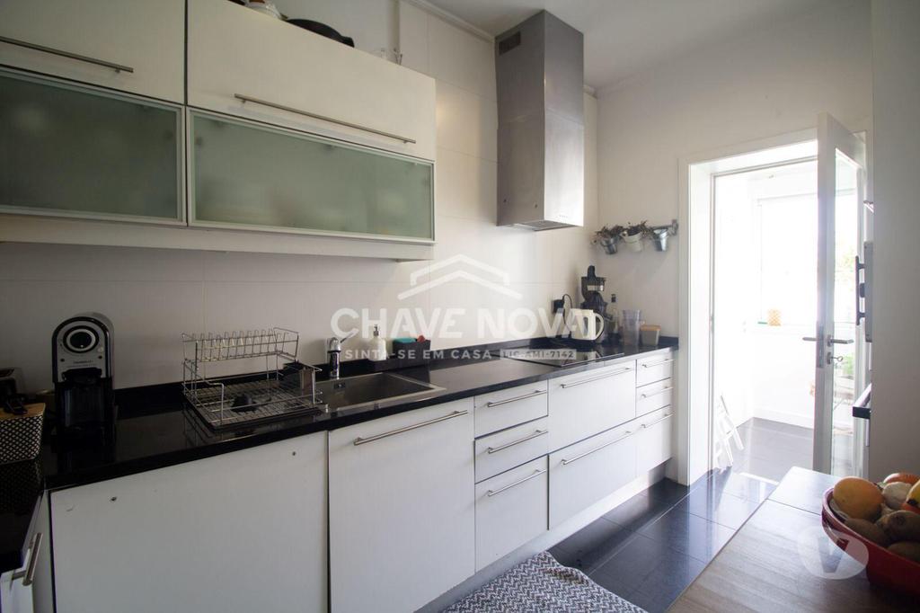 Apartamentos a venda Porto - Fotos para Moradia V3+2 em Cedofeita (400m da Estação de Metro "Casa da