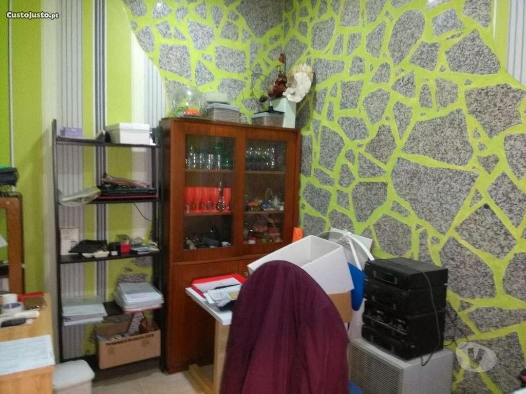 Apartamentos a venda Porto - Fotos para Porto-Excelente moradia em muito bom estado em paranhos (04029)