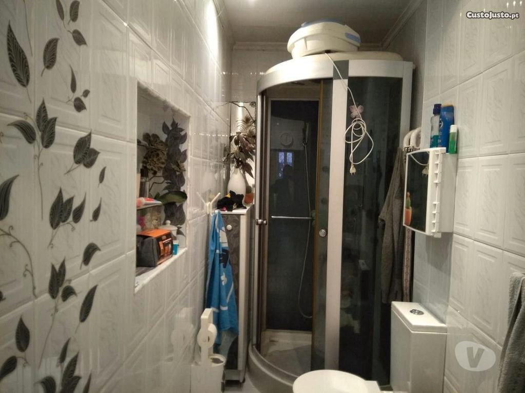 Apartamentos a venda Porto - Fotos para Porto-Excelente moradia em muito bom estado em paranhos (04029)