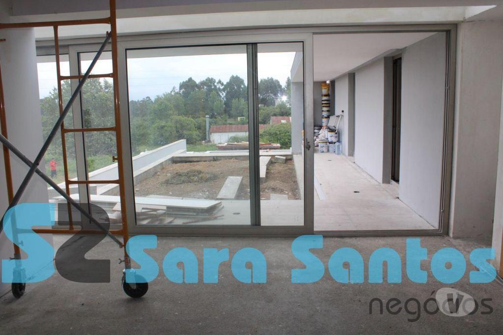 Apartamentos a venda Vila Nova de Gaia - Fotos para Moradia T3+1 Isolada Nova com Piscina junto N1- Gaia (SS0456)