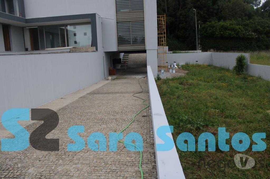 Apartamentos a venda Santa Maria da Feira - Fotos para Moradia T3+1 Isolada Nova com Piscina junto N1- Gaia (SS0457)